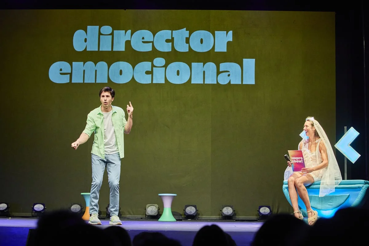 Espectáculo Impro Show en el Teatreneu, ideal para despedidas de soltera en Barcelona