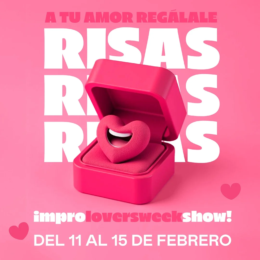 Pareja riendo en teatro